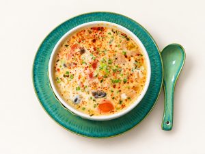 22.🌶️ Potage Piquant aux Crevettes Géantes à la Citronnelle (Tom Yam Kung) 冬阴功虾汤