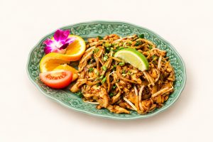 96. Nouilles  Sautées à la Sauce de Soja 酱油炒河粉 (avec poulet/porc/crevettes/bœuf)