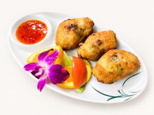 12. Ailerons de Poulet Farcis à la Viande de Porc et aux Légumes (3 Pièces) 炸鸡翅